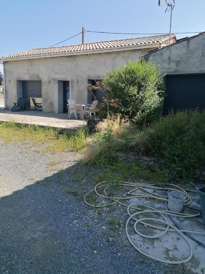 Nuit Au Calme Saint-Bonnet-sur-Gironde Экстерьер фото